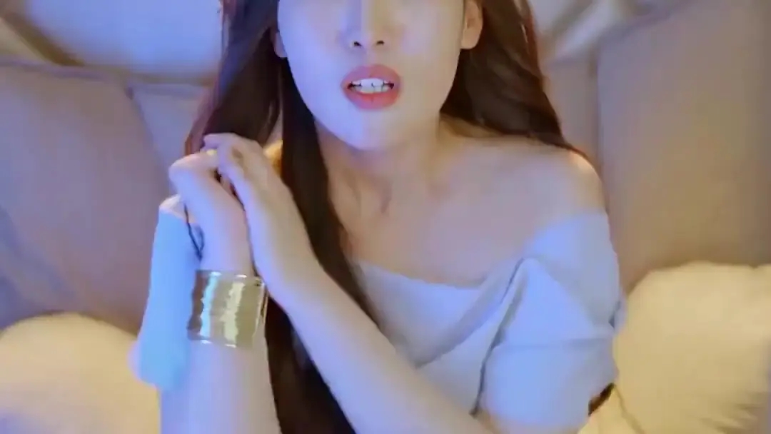 (Sulih Suara) Semakin Boros, Rezeki Malah Lancar: Duel Live Streaming yang Menguras Emosi