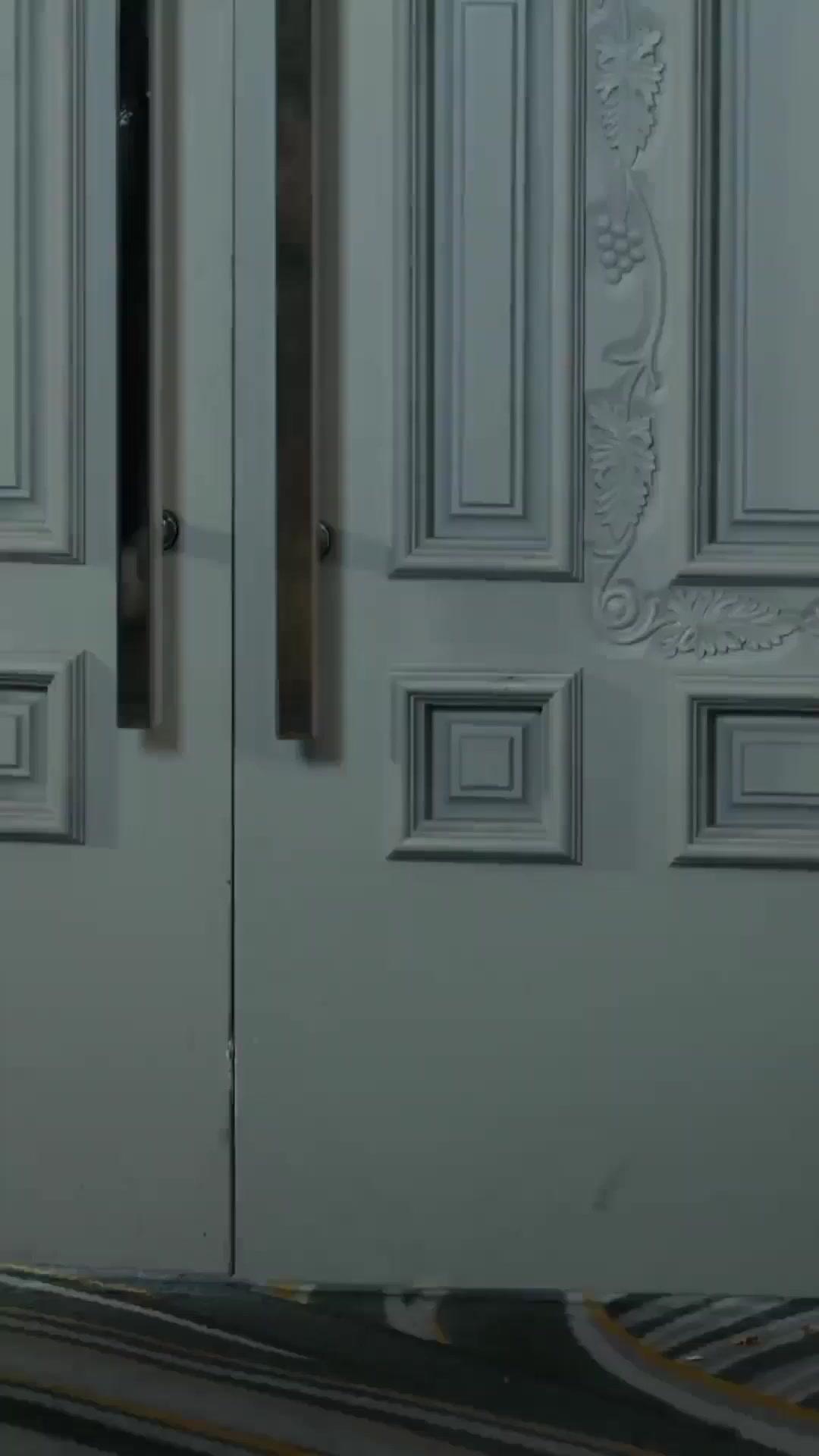 (Synchro)Schwangere Erbin: Verwöhnt von fünf Onkeln