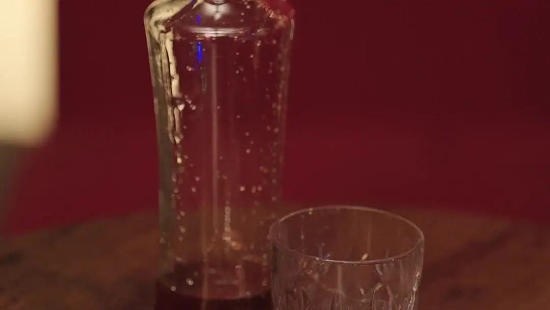 Ops! I Married with My Forgetful Ex-boyfriend: The Bat, the Bartender, and the Unspoken Truce