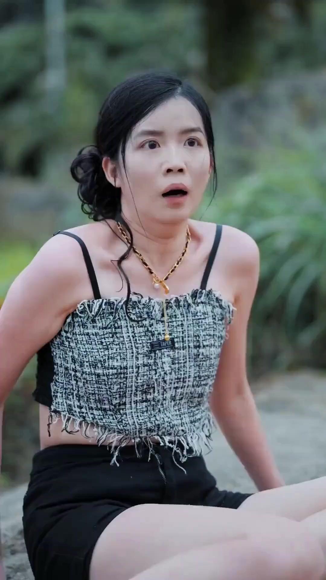 (Dublagem) O Ataque do Tubarão Gigante