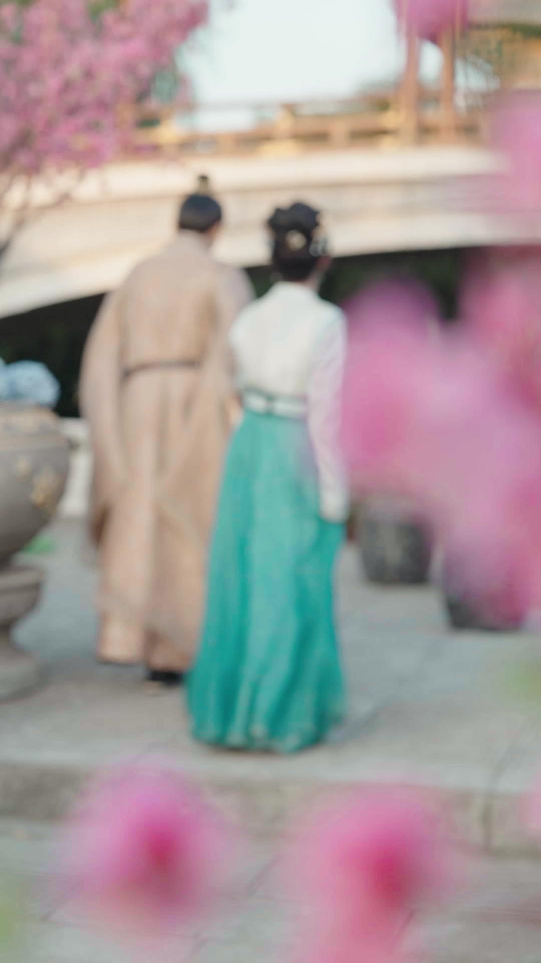 Your Majesty… I’m Just a Courtesan!