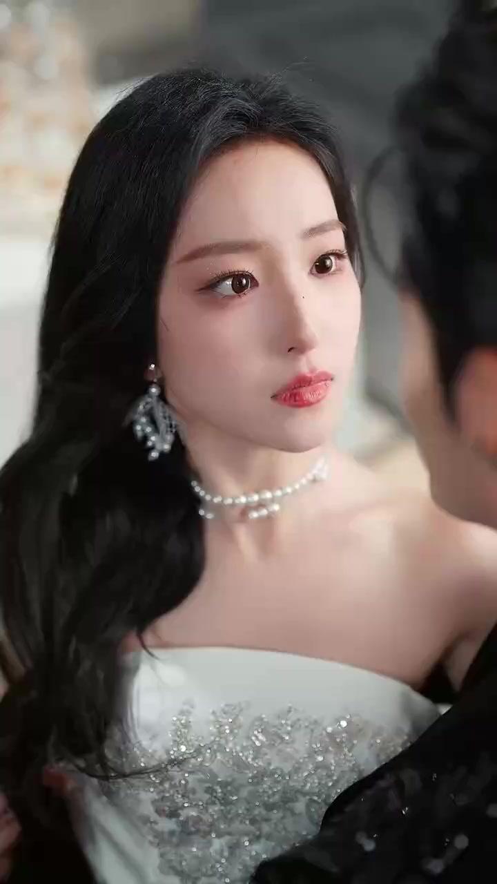 มหาเศรษฐีลึกลับหนุนหลังฉัน