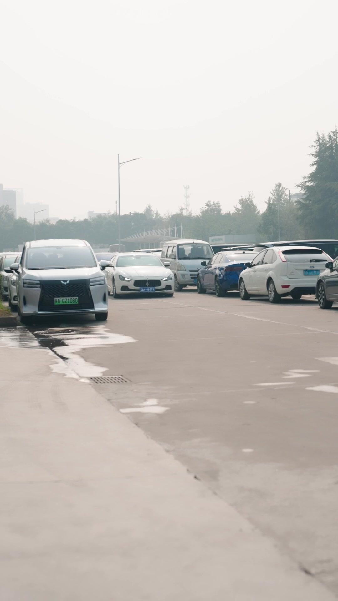 Semua Kakakku Luar Biasa