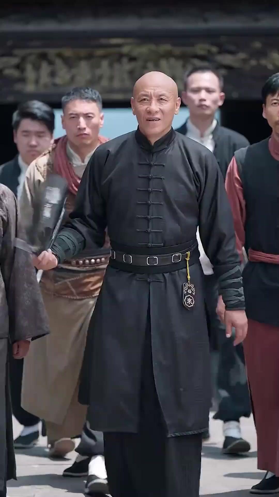 (Doblado)Puño de hierro, corazón tierno