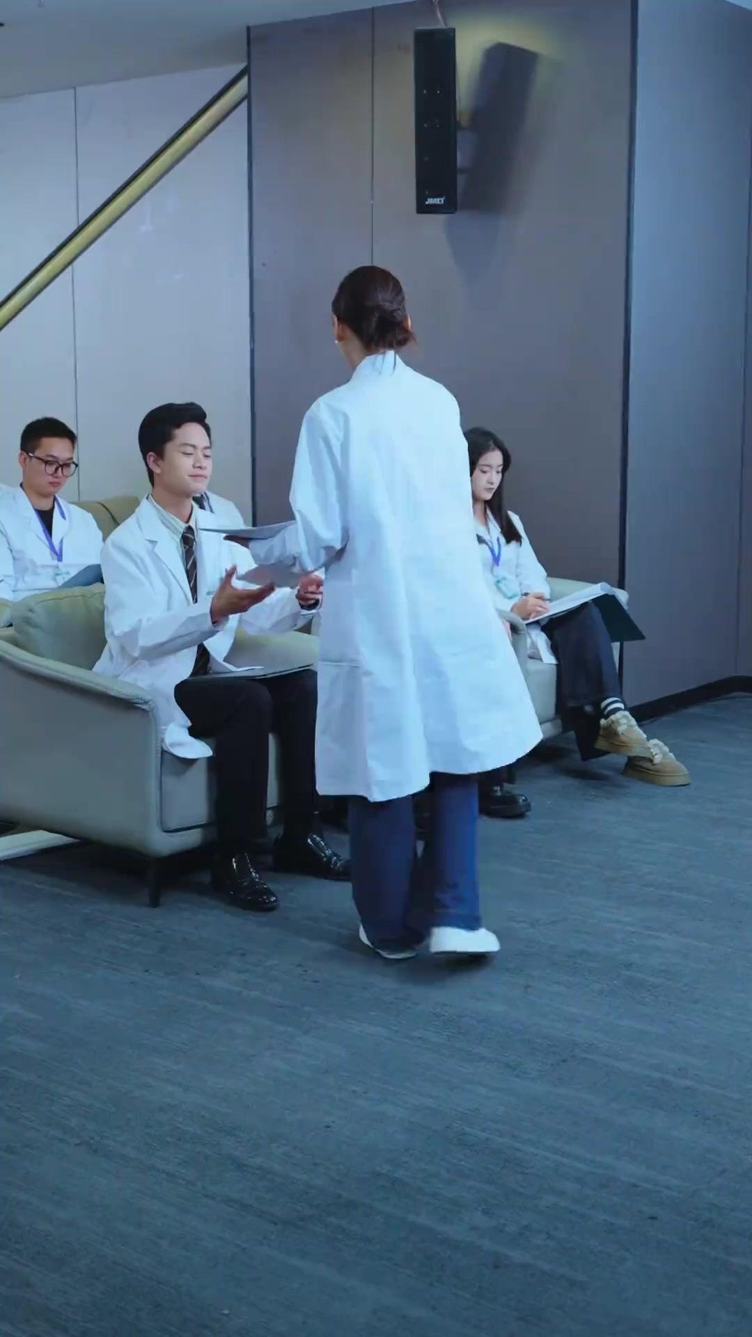 La niebla quedó, ella no