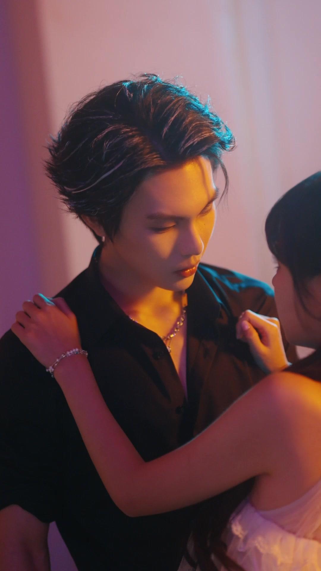 Sua Gatinha Virou Sua Namorada