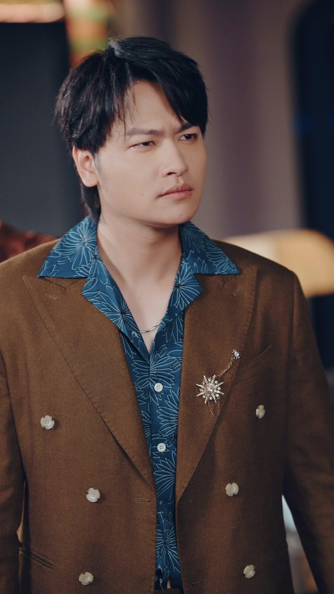 LE MAÎTRE DESCEND : JAMAIS GENDRE SOUMIS