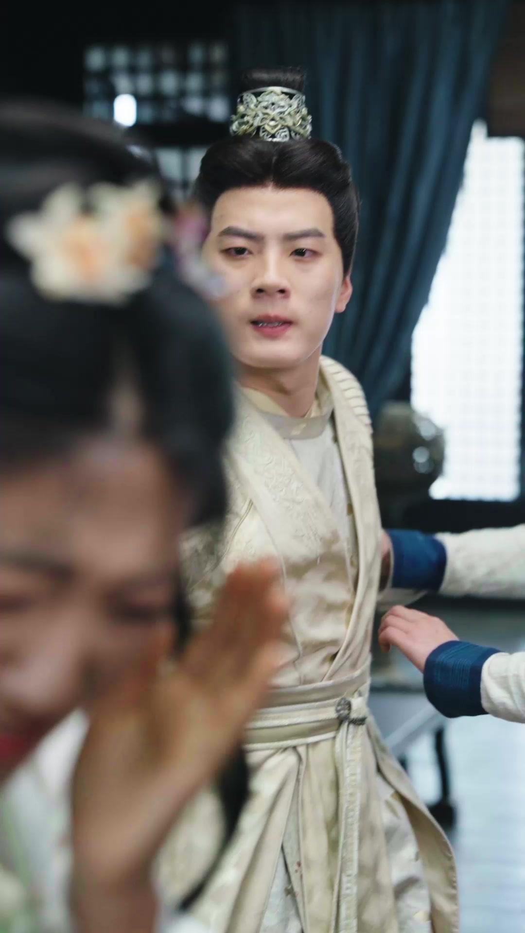 Kue Kenari Pembawa Berkah