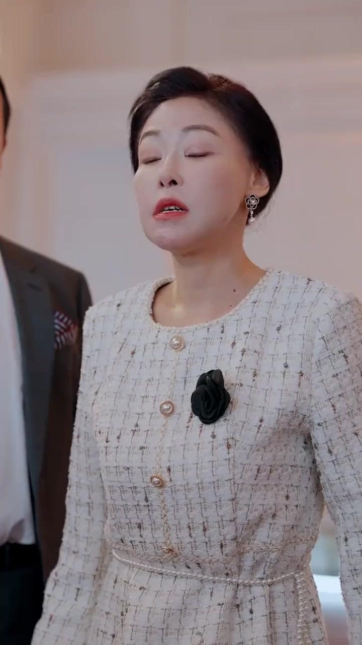 (Dubbed) My Broke Bodyguard is a Billionaire?