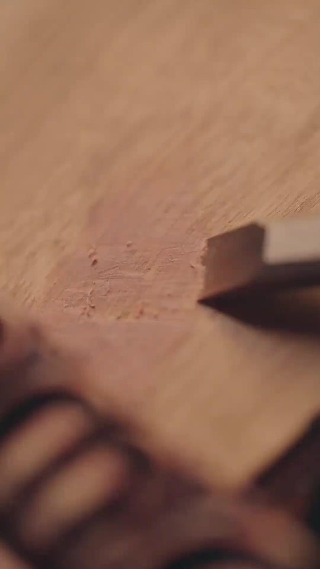 خلف الصمت والرصاص