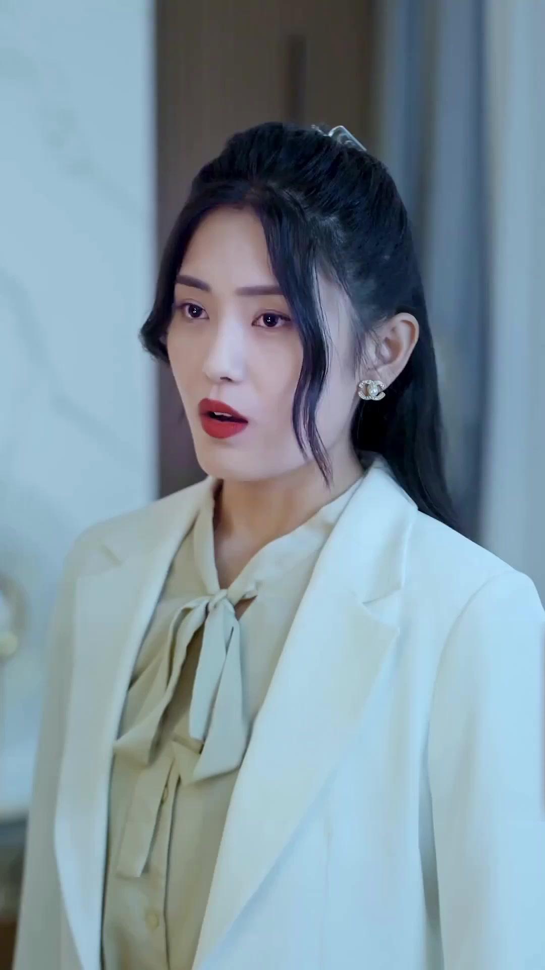 Ẩn Long Ngạo Thế