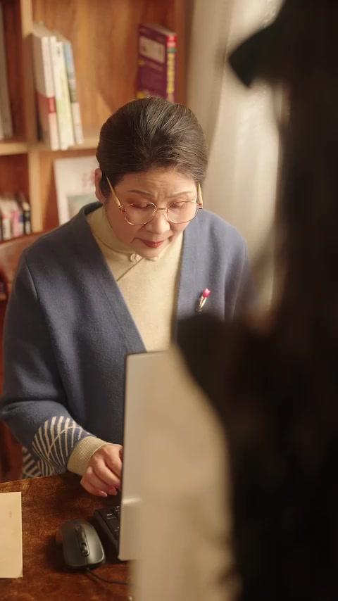 집 앞에 아이가 떨어졌다