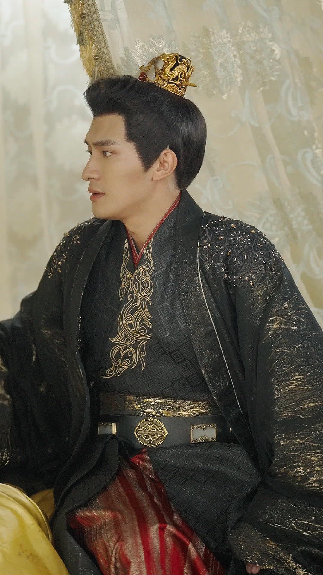 Your Majesty… I’m Just a Courtesan!