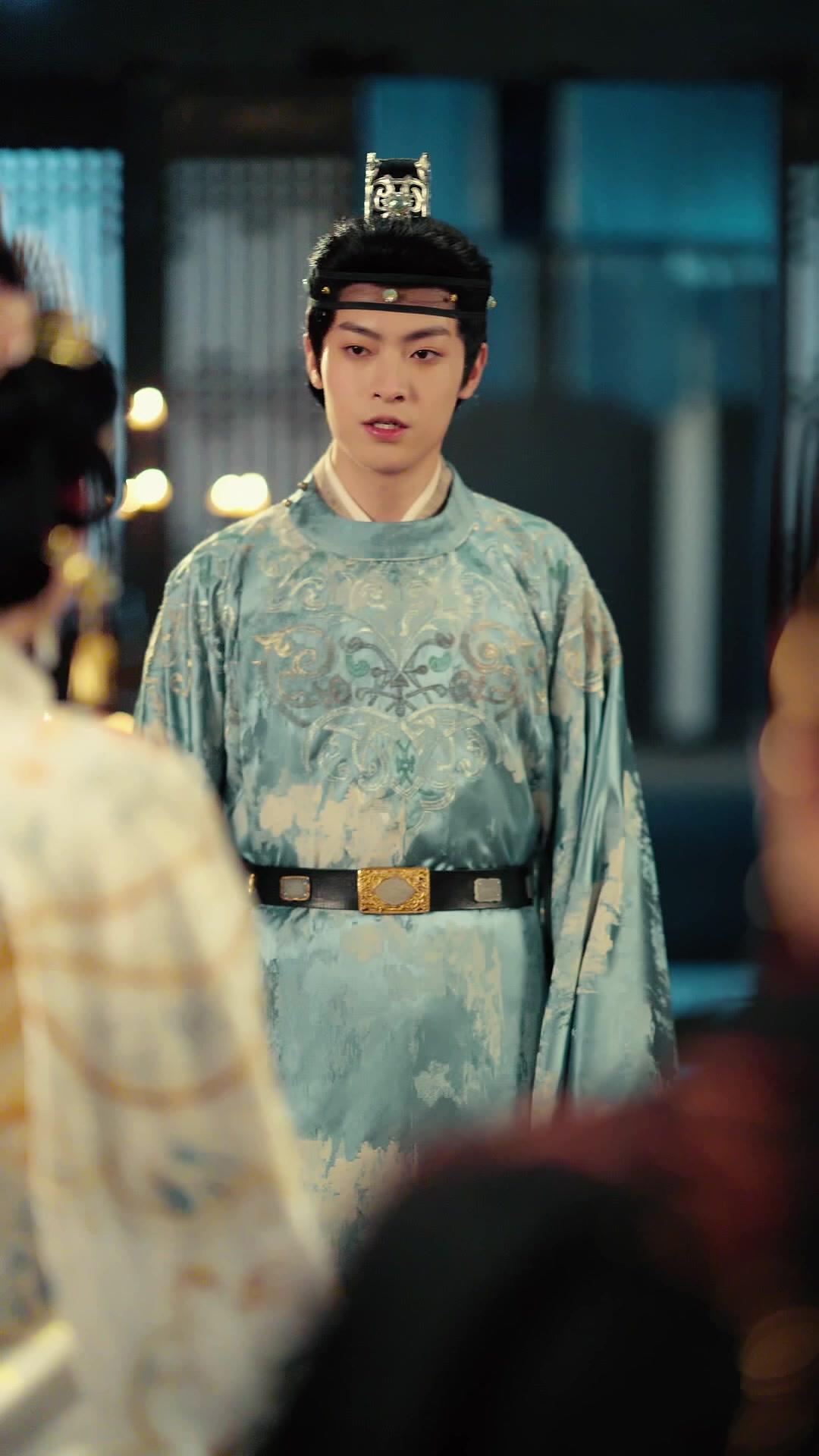 DE L'HÉRITIER AU MARQUIS