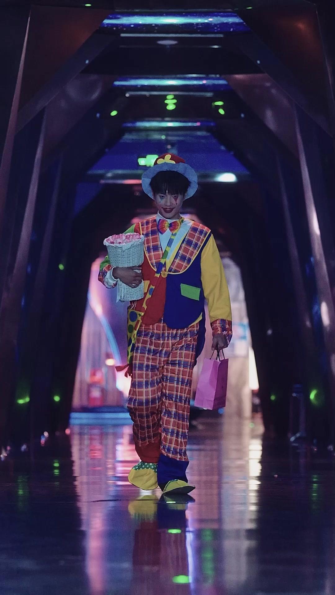 白月光棄我如敞履我選校花你哭啥