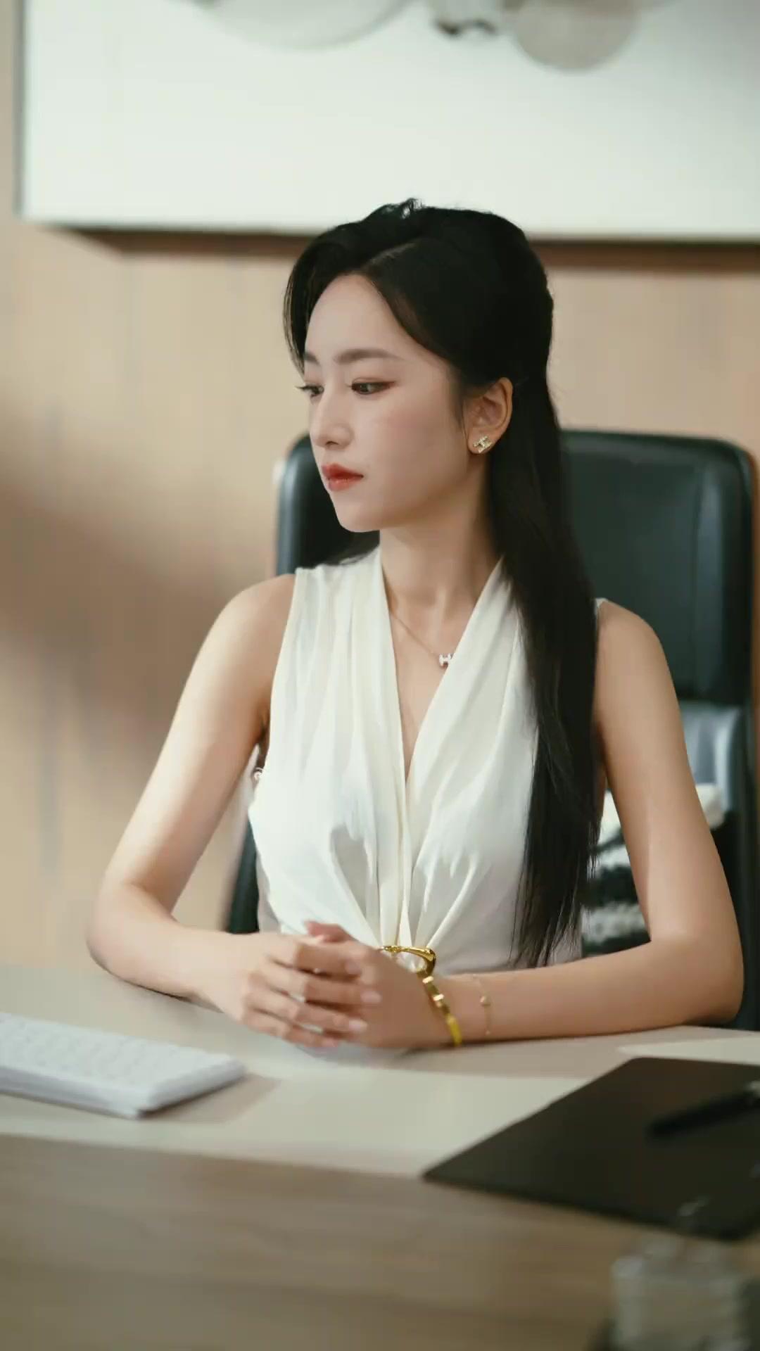 Heiress Sisters Back for Blood