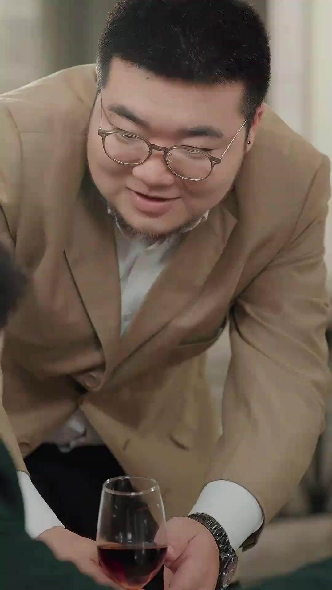 (Doblado) Intolerable