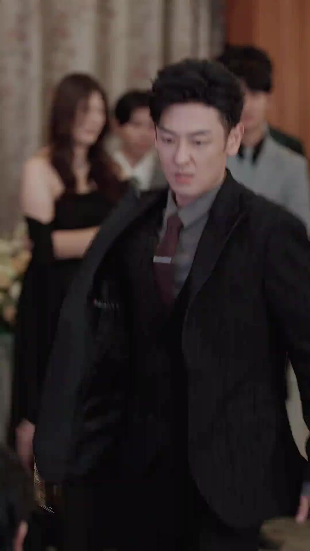 แสงในเงาถ่าน