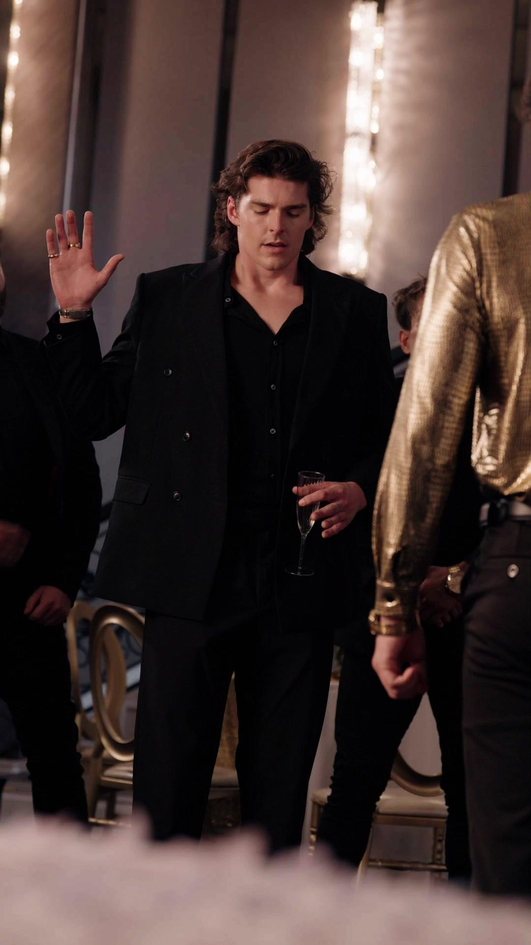 Con el mafioso que rechazaste