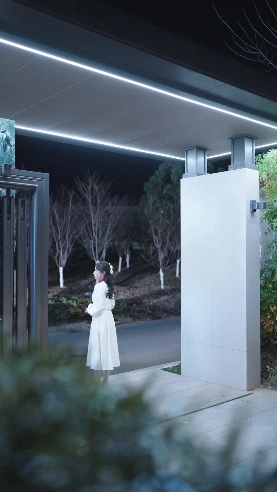 Rahasia Masa Lalu, Cinta dan Balas Dendam