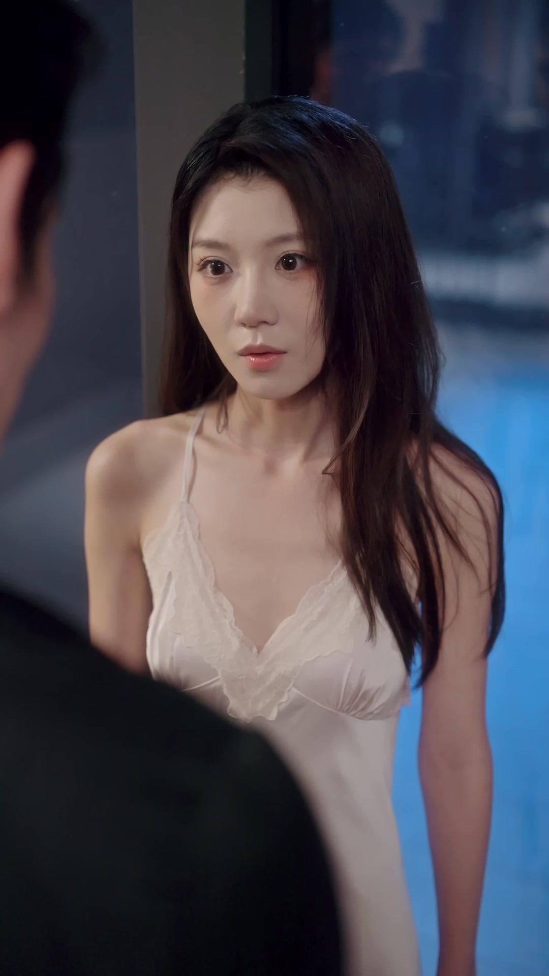 Istrinya Bos dari Kampung