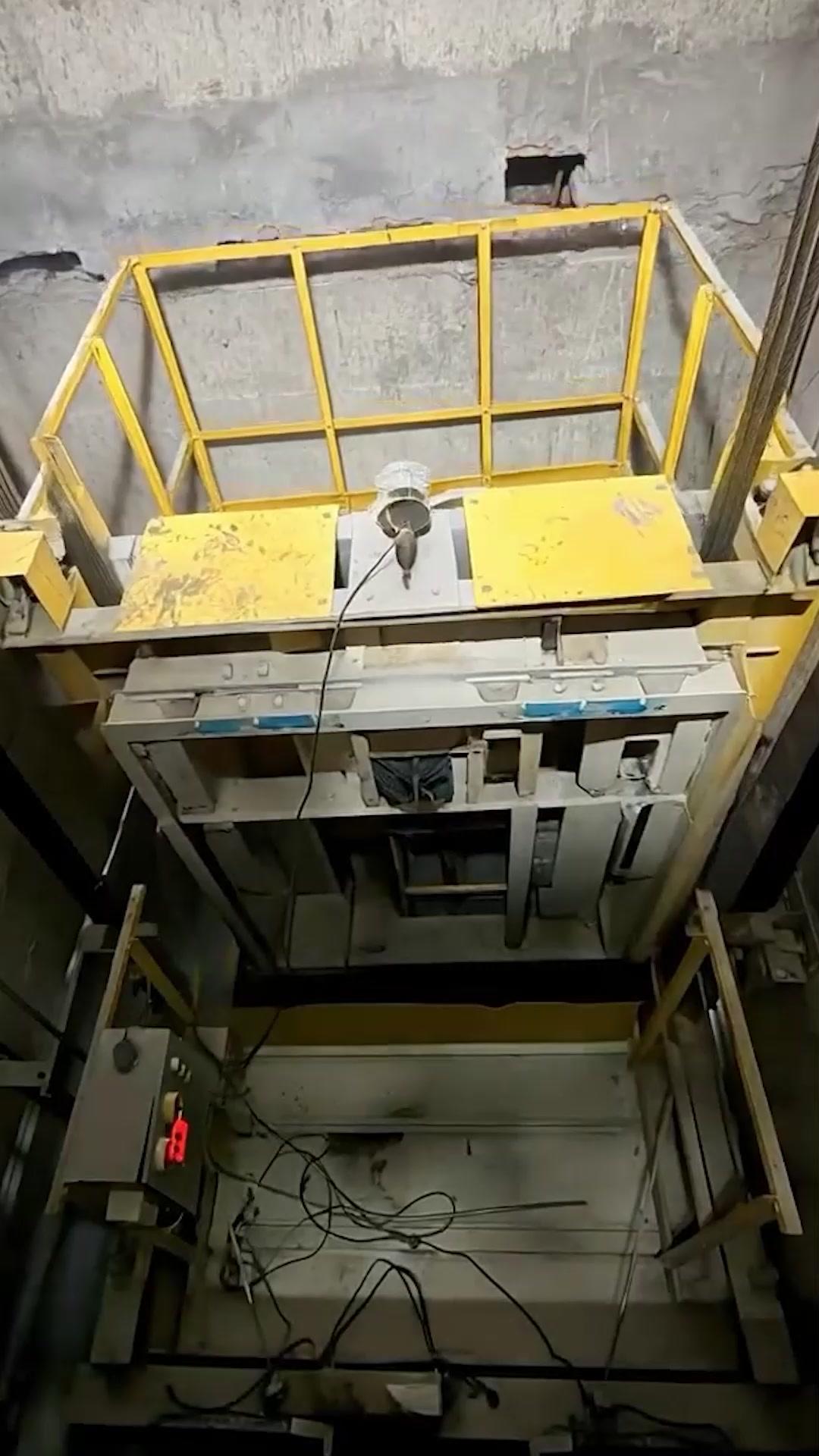 半生托舉，一朝盡碎