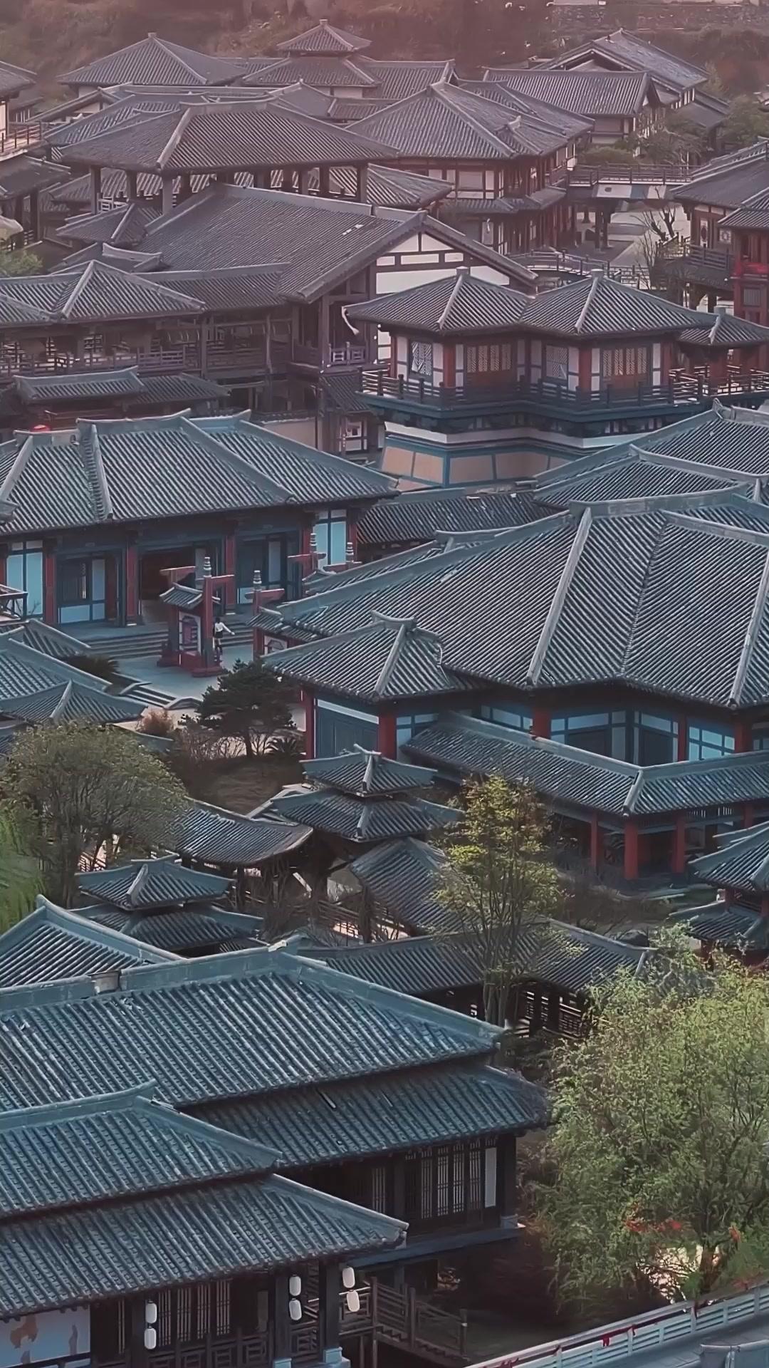 Bangkit Kembali, Menolak Jadi Istri Baik