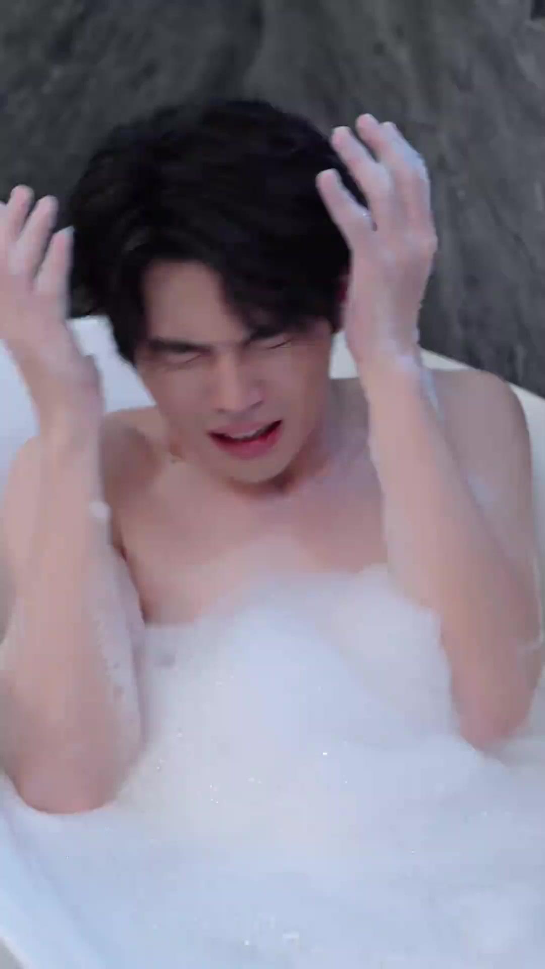 My Cold Fake Bride is an Assassin!