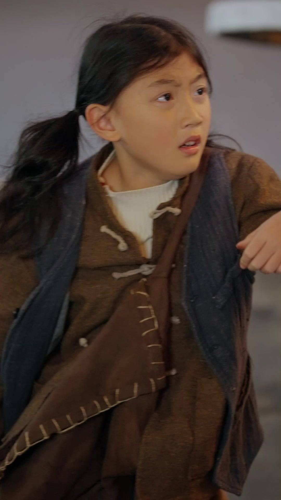 LA PETITE MAÎTRESSE DES OMBRES