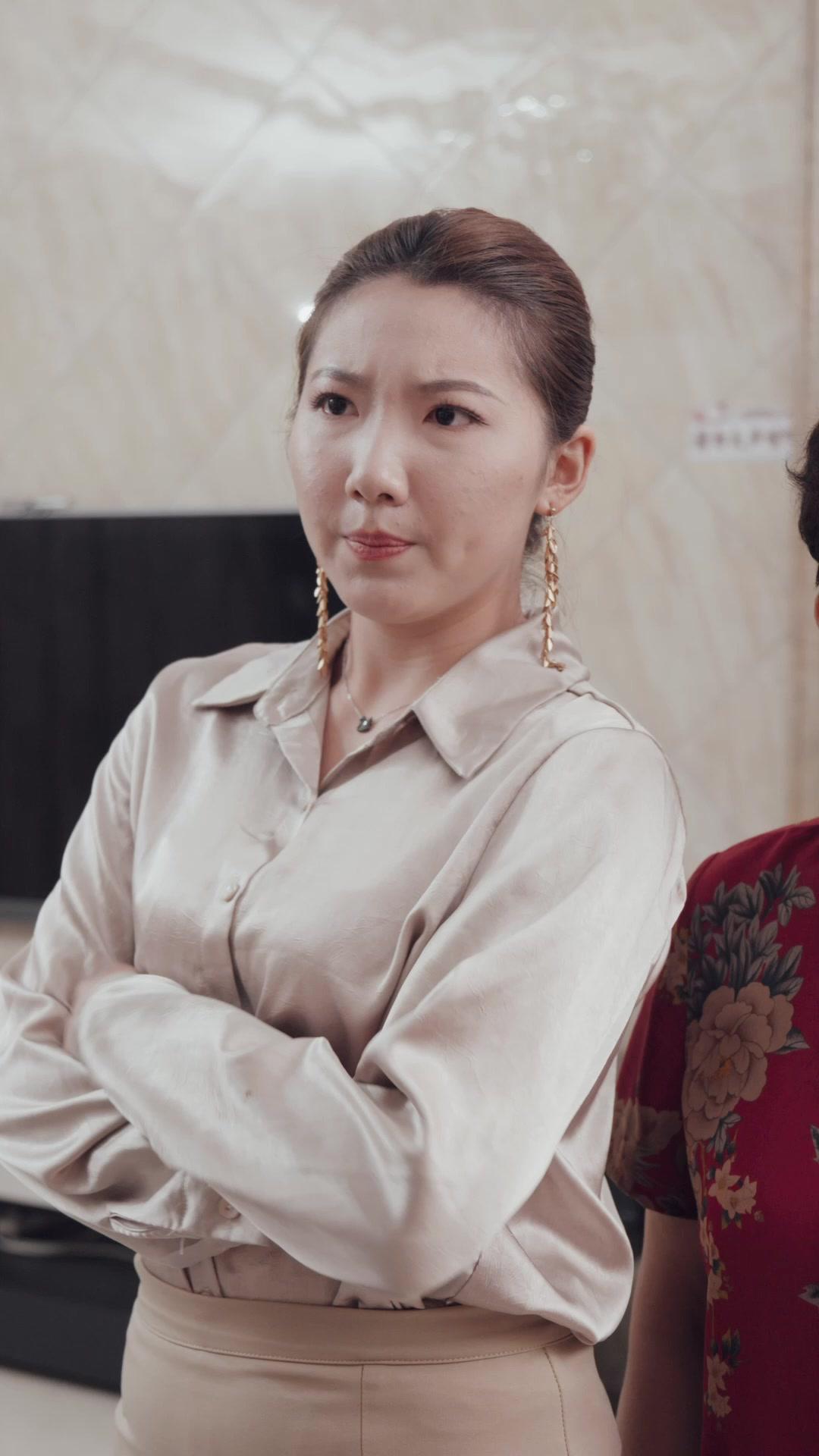 Dolce Cameriera? La Regina della Vendetta!