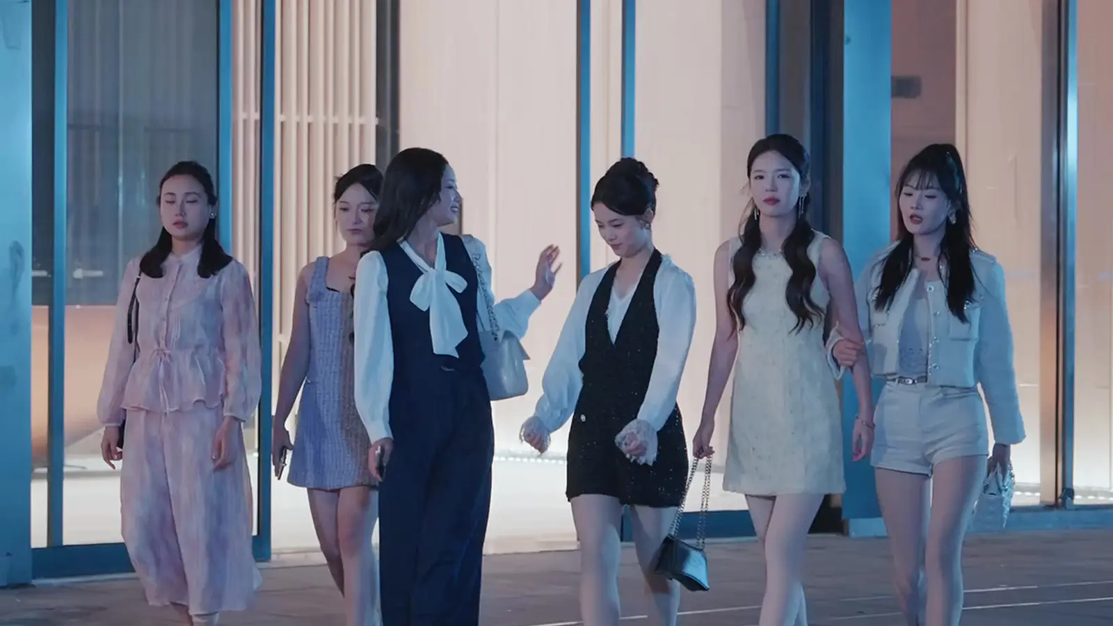 หัวใจถูกรุกล้ำ เมื่อหลินเสวี่ยนเผชิญหน้ากับกลุ่มคนร้ายกลางคืน