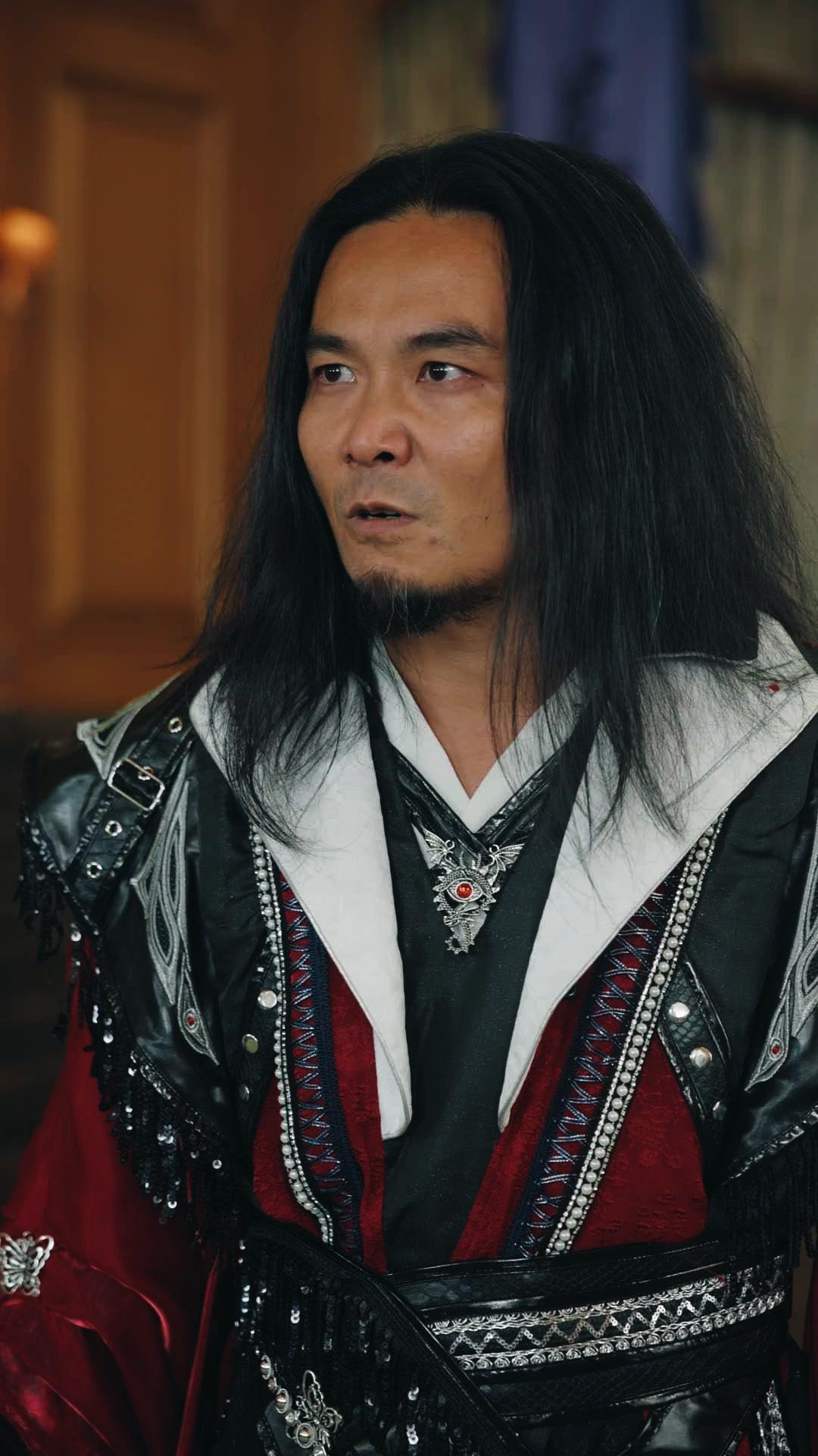 退隱大佬今天又在拯救世界