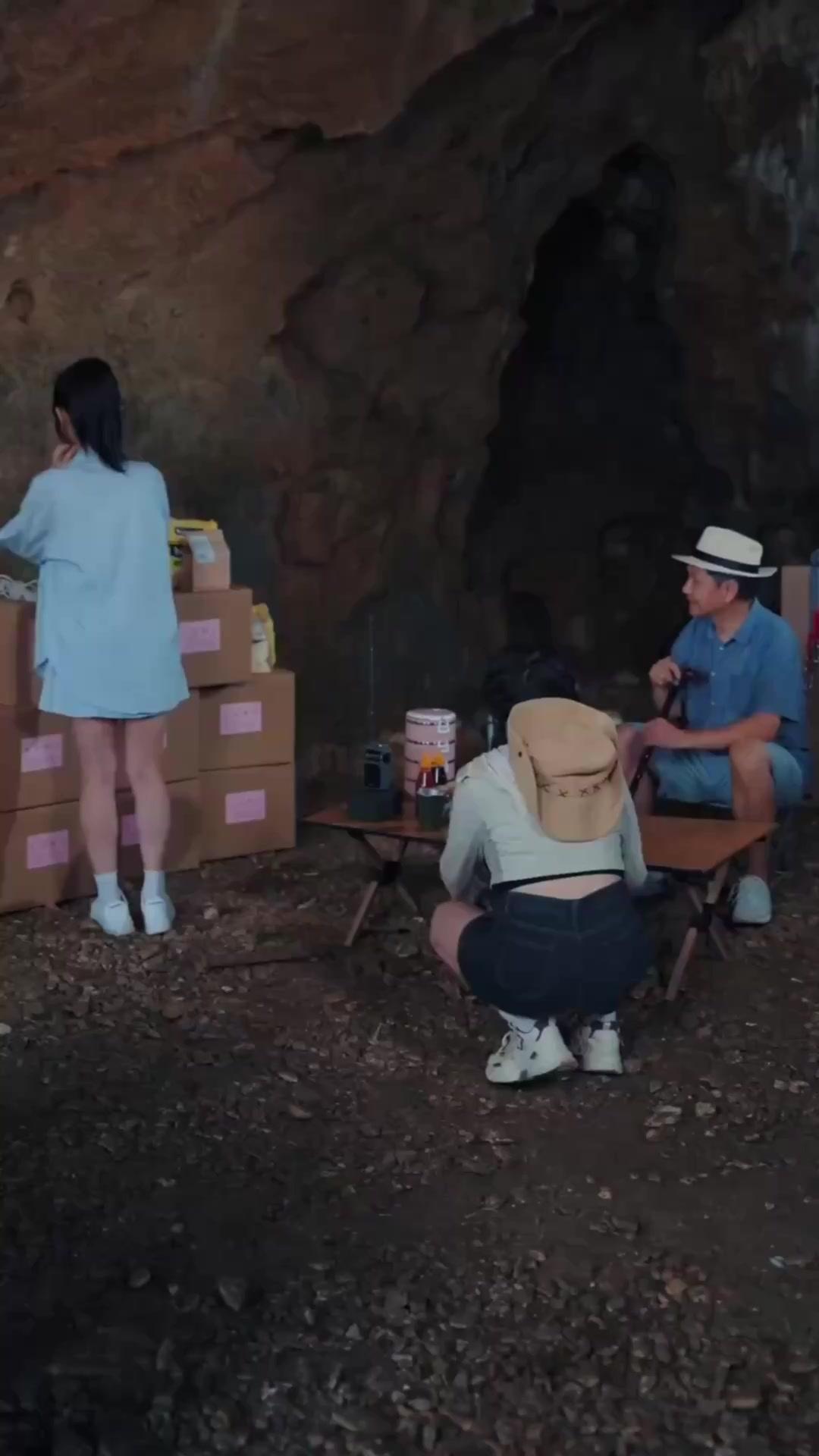 （더빙）심해의 포식자: 섬이 삼킨 배신