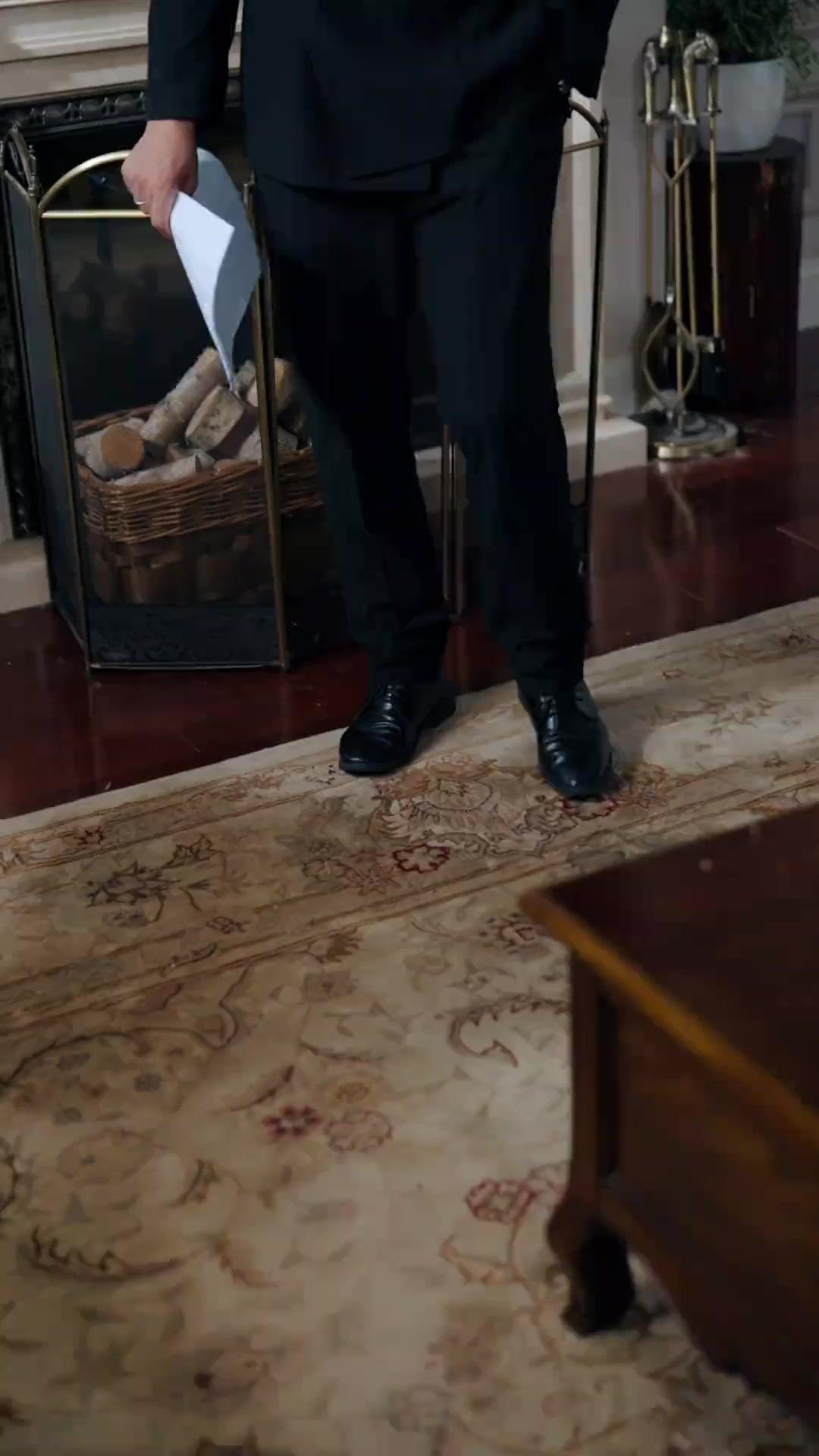 حب تحت الرماد