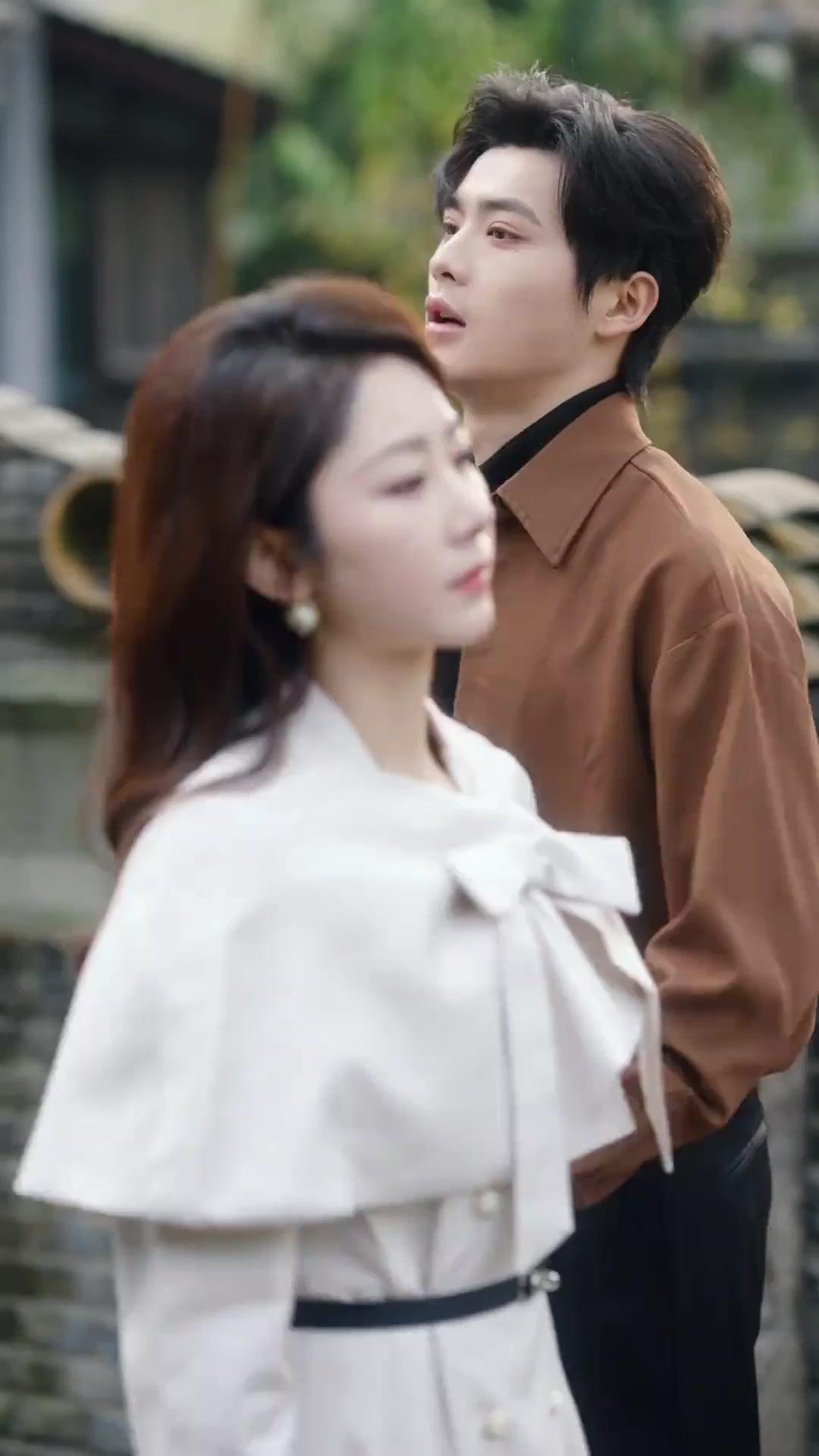 (Dublagem) Amor em Duas Vidas, Destino em Vão