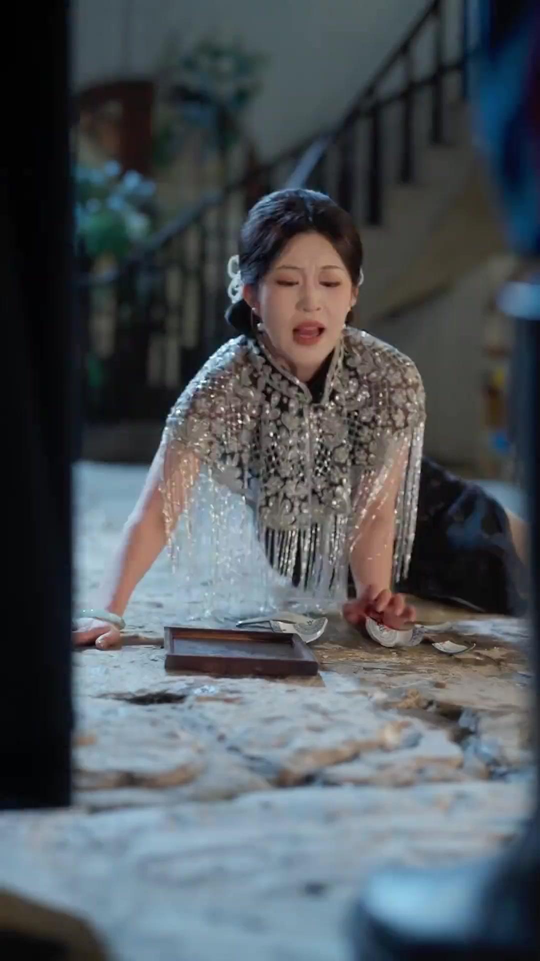 Entre cenizas, volvió por ella