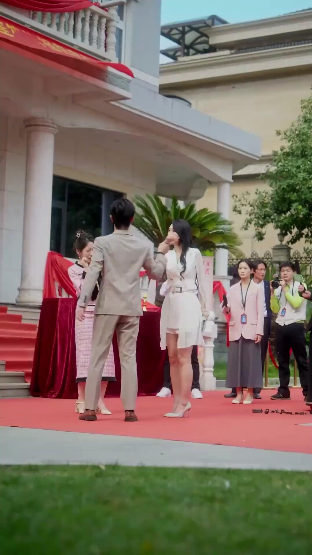 La hija renacida: la señorita que resiste