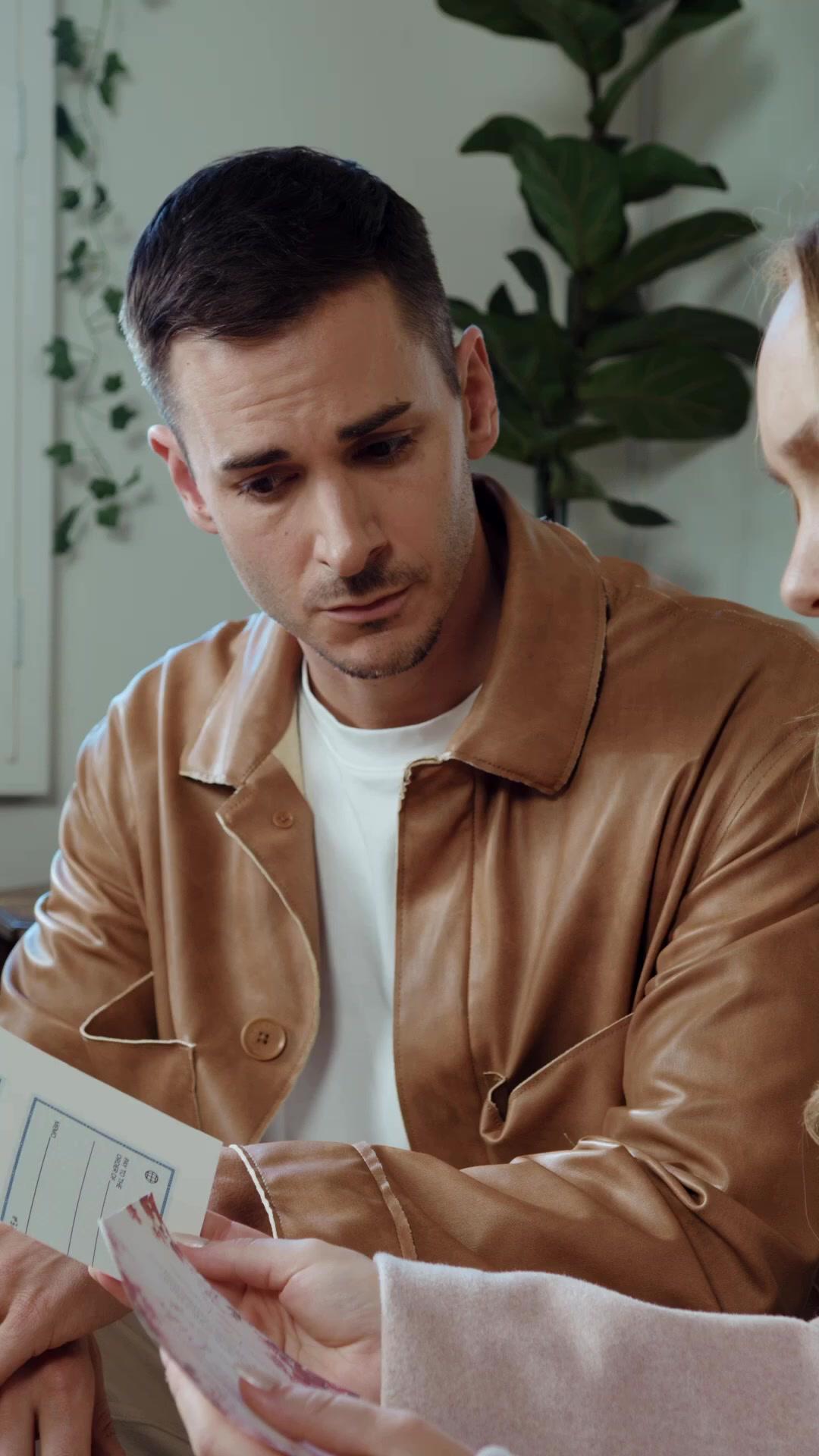 Il Miliardario in Fuga Diventa Mio Marito