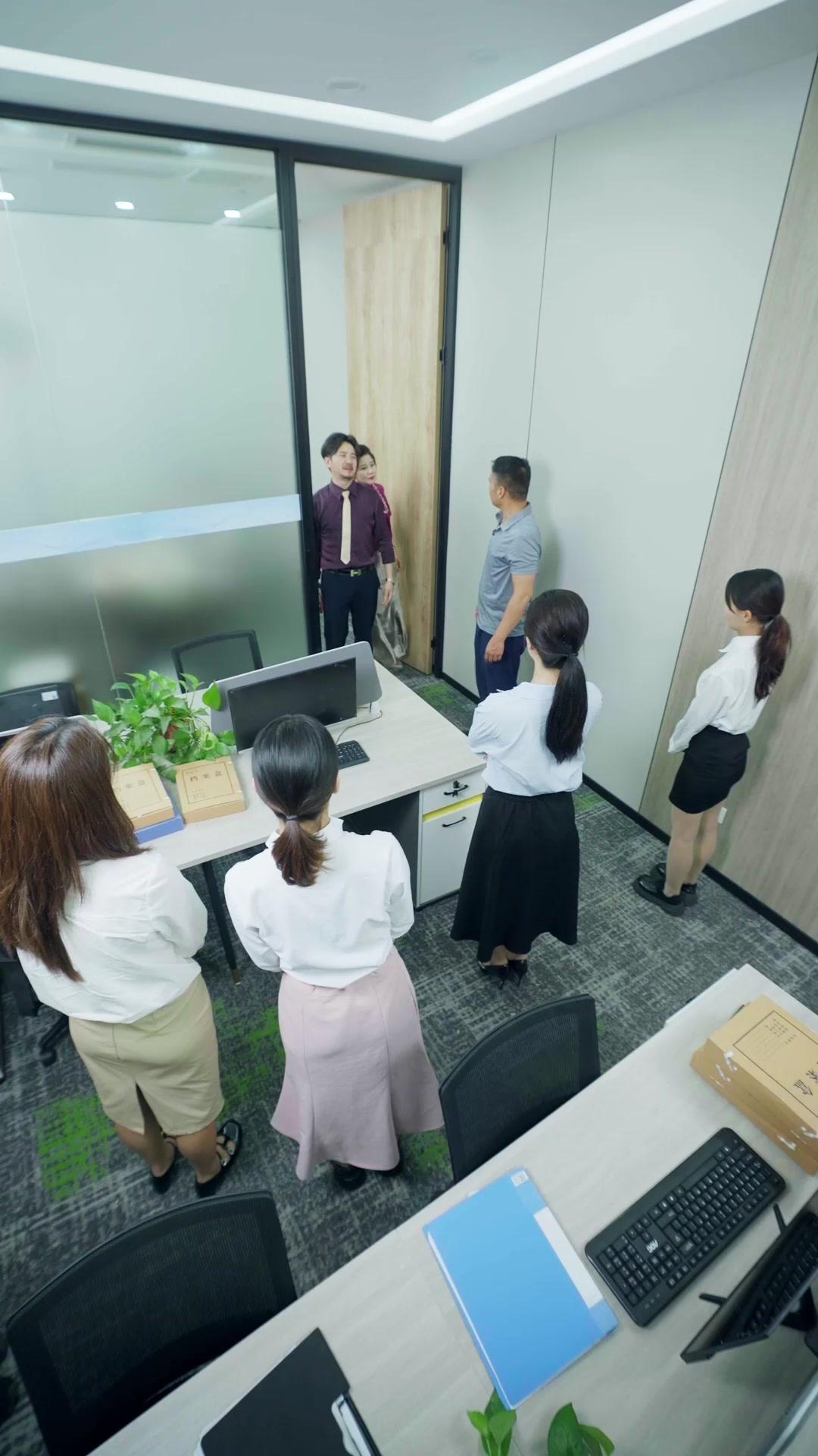 Reencontro e Confronto: Pai e Filho vs. Mal