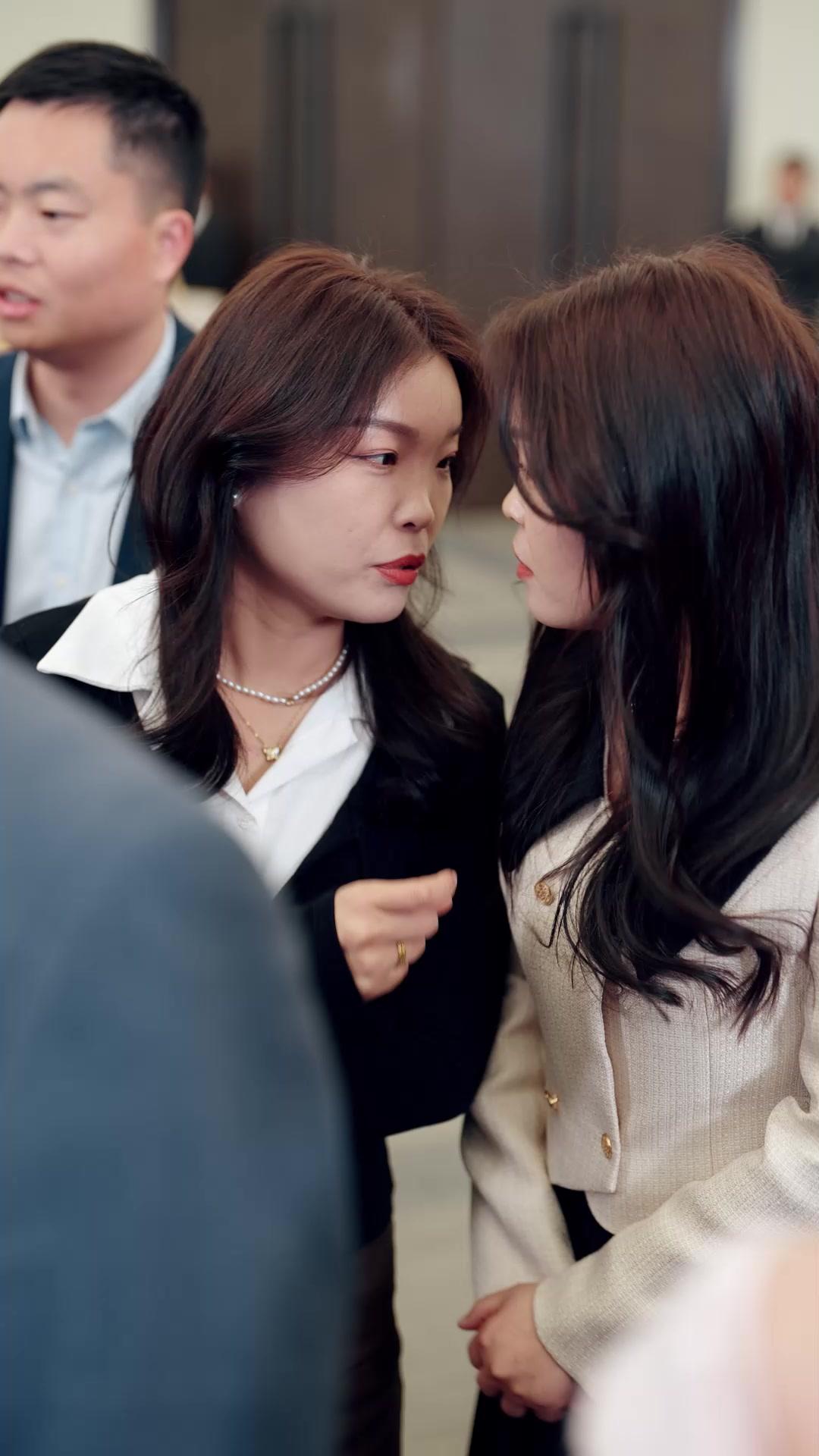 Minha irmã adotiva tirou tudo de mim