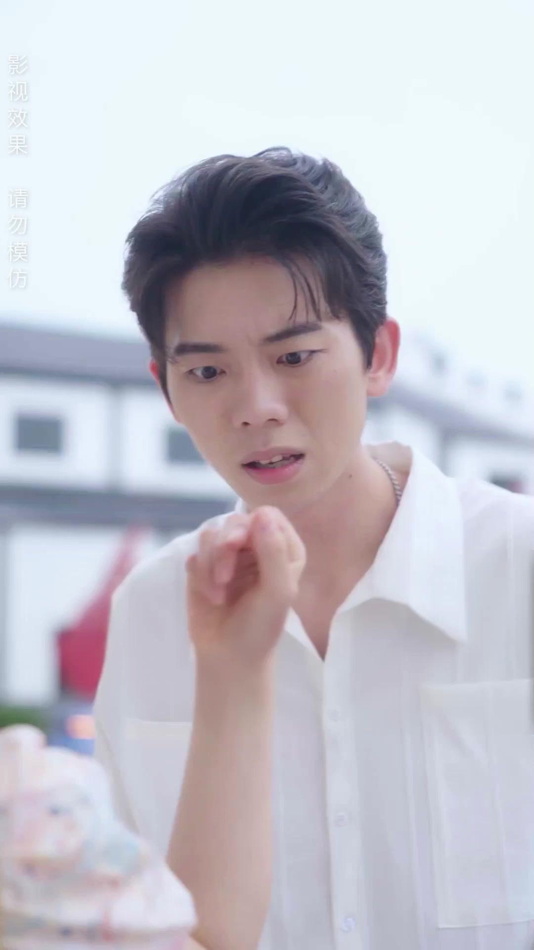 زوجته الحلوة أميرة ثروته؟