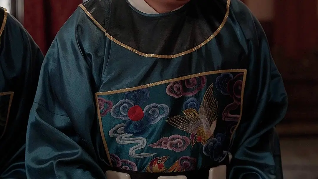 Shadow of the Throne: When Fur Trim Meets Fatal Ink