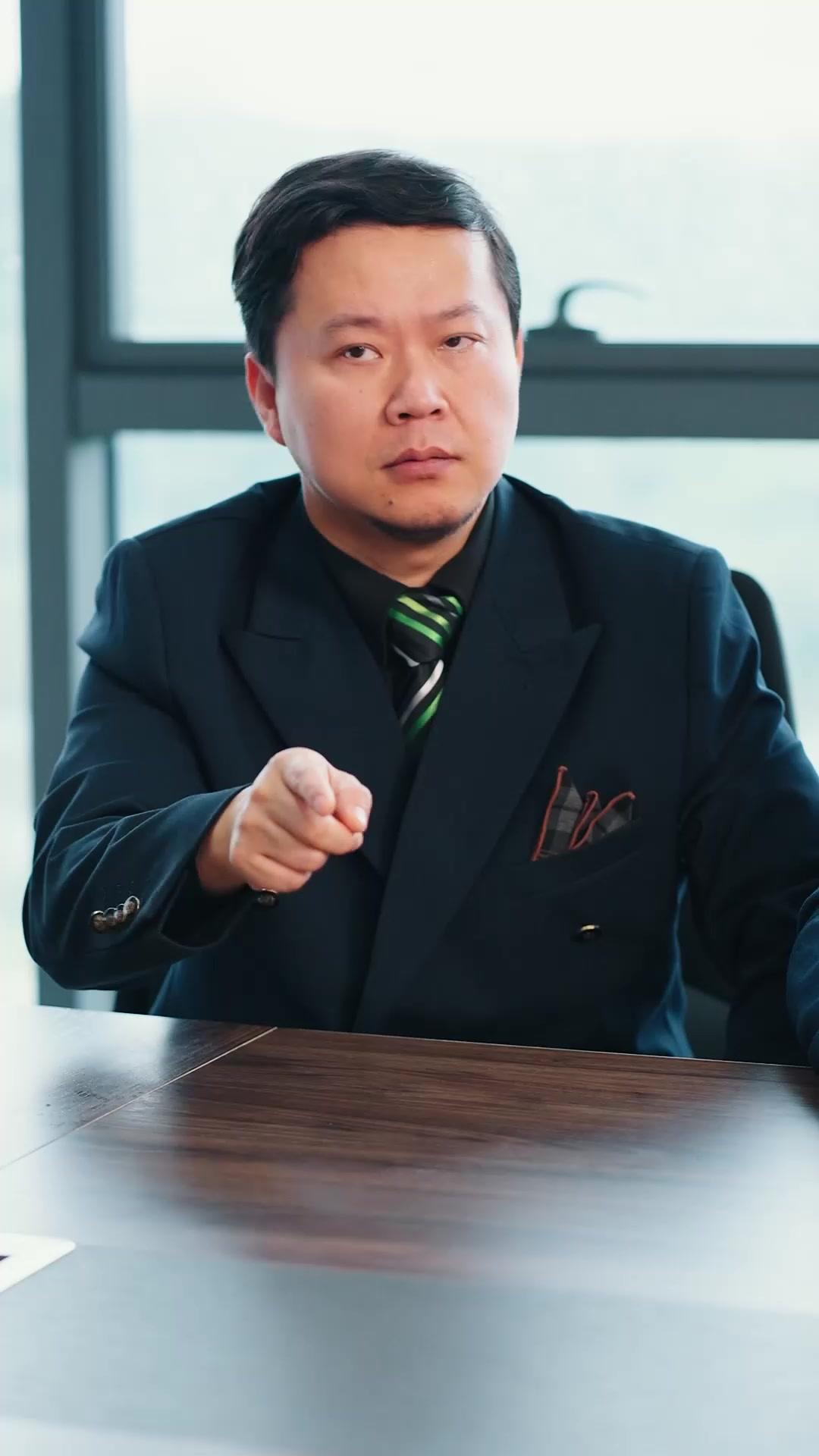 Primadona dan Pengawalnya