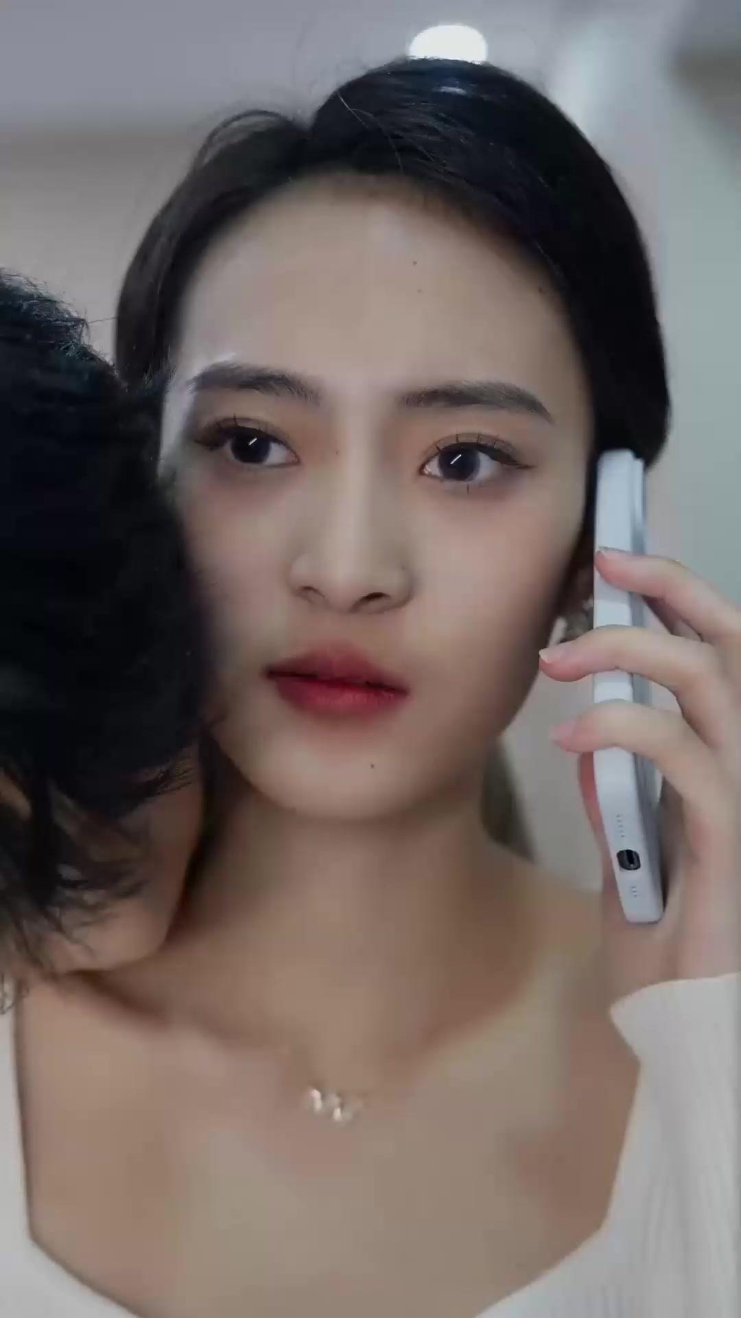 DANS LE LIT DE MON ENNEMI