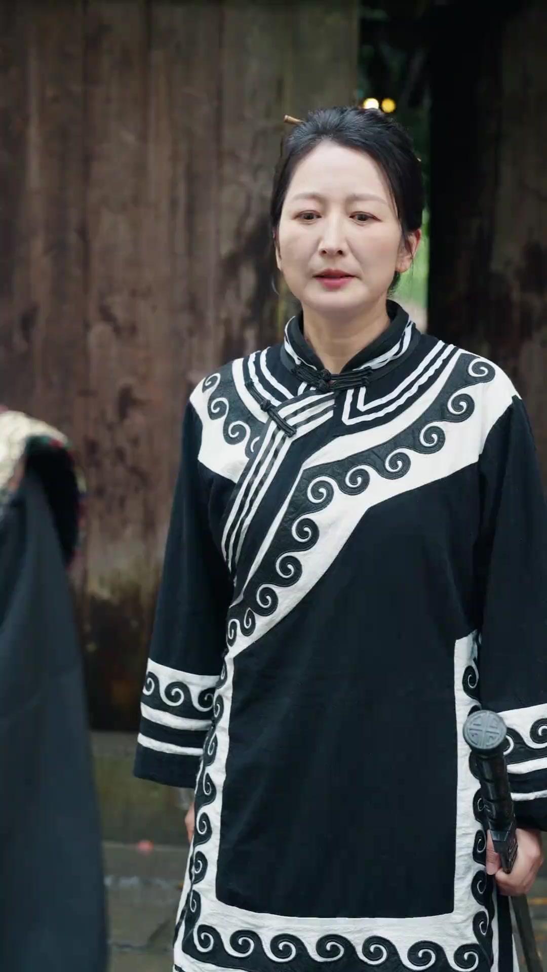 (Dubbed)To Kill the Robe, To Find My Own