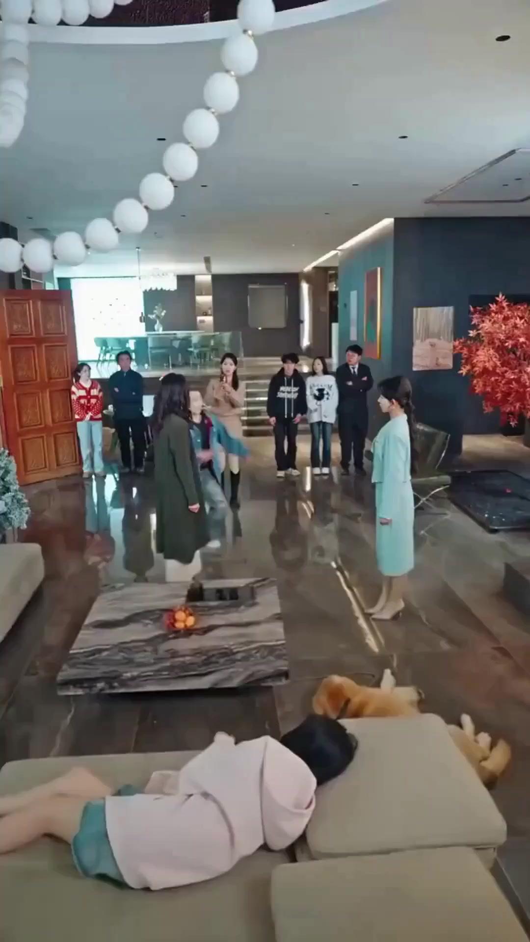 (พากย์เสียง) จากเหยื่อ สู่ผู้คุมเกม