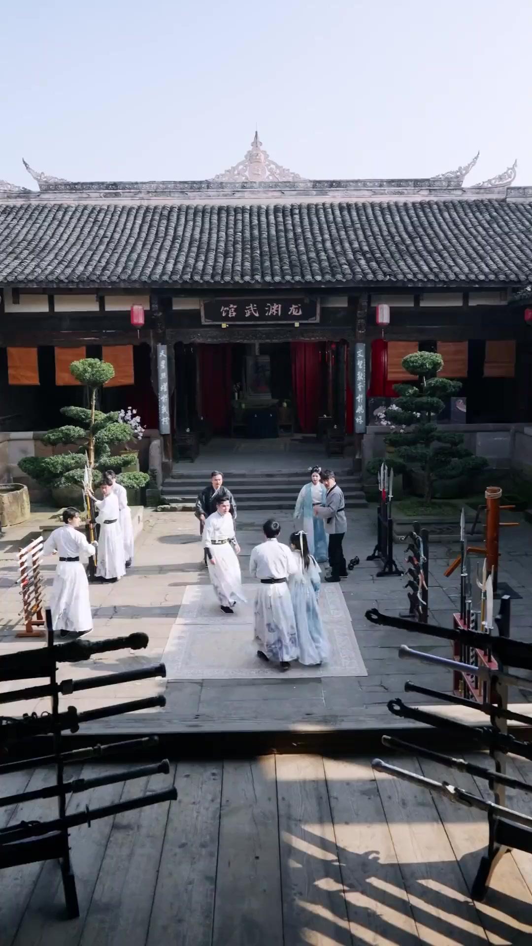 Phong Trần Bán Tửu