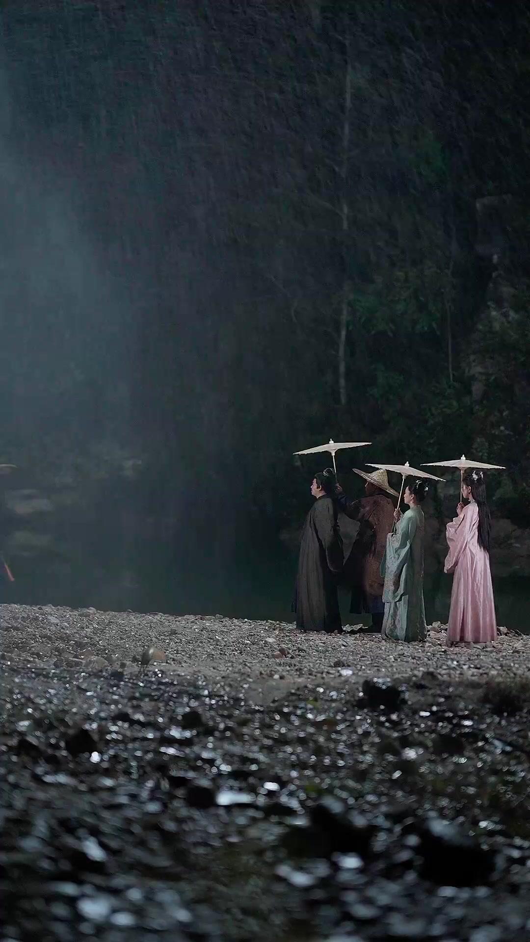 Catch Her, Your Majesty!