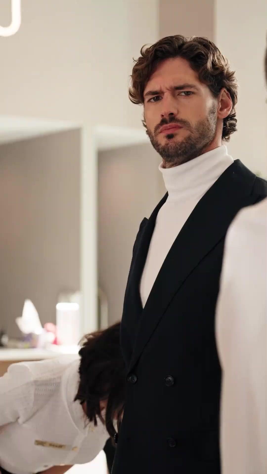 (Dublagem) Meu Chefe, o Garoto de Programa de Natal