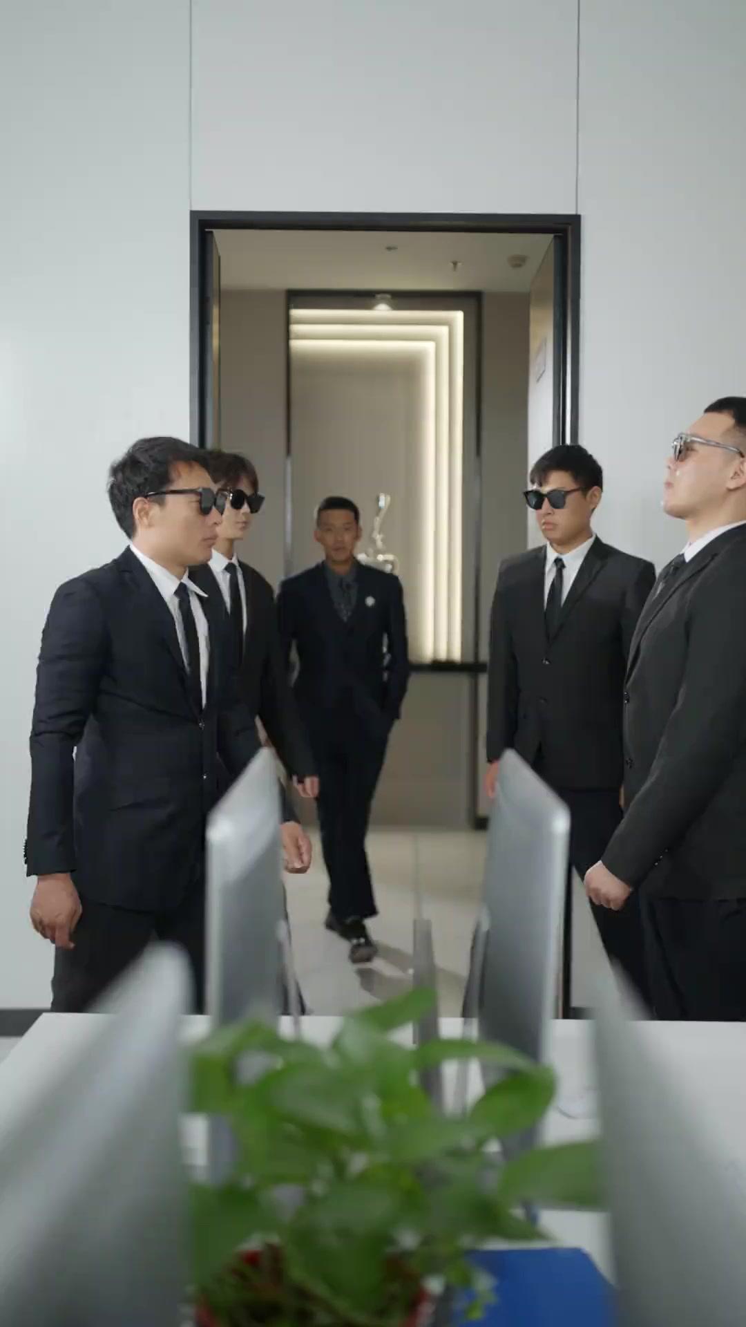 闇の帝王と最強弁護士